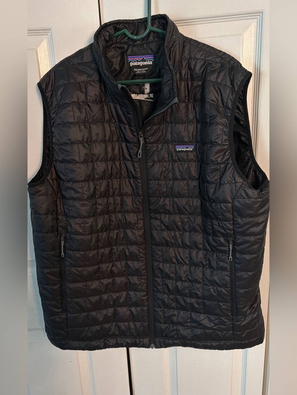 Patagonia Black Quilted Men’s Insulated Vest